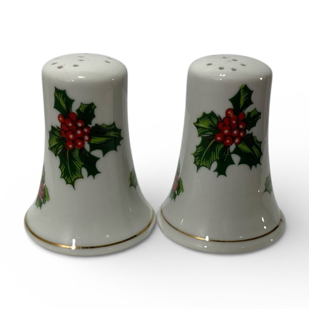 Vintage Yuletide Lefton China Holiday Holly Berry Ceramic Salt Pepper Shake‎ Set
